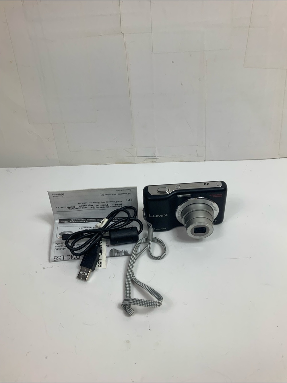 Panasonic Lumix DMC-LS5 14MP Digital Camera - 5x Optical Zoom - Black